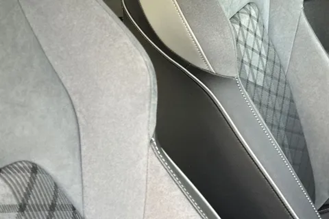 DA22XSH Volkswagen Golf 2.0 TDI R-Line Euro 6 (s/s) 5dr Thumbnail #47