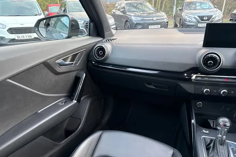 NJ20EHL Audi Q2 1.5 TFSI CoD 35 Black Edition S Tronic Euro 6 (s/s) 5dr Thumbnail #16