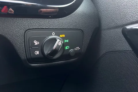 NJ20EHL Audi Q2 1.5 TFSI CoD 35 Black Edition S Tronic Euro 6 (s/s) 5dr Thumbnail #37