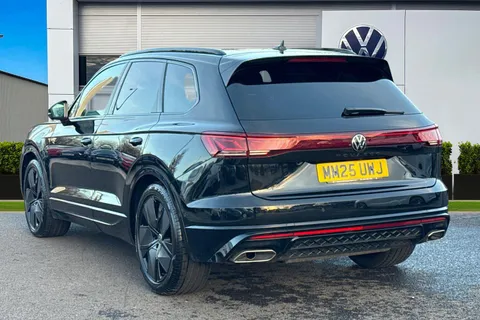 2 of 55 for VOLKSWAGEN TOUAREG 3.0 V6 TDI 4Motion 286 Black Edition 5dr Tip Auto