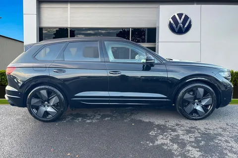 3 of 55 for VOLKSWAGEN TOUAREG 3.0 V6 TDI 4Motion 286 Black Edition 5dr Tip Auto