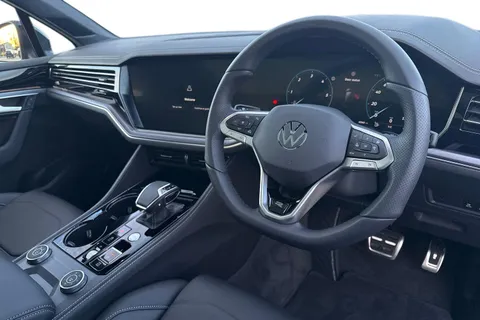 14 of 55 for VOLKSWAGEN TOUAREG 3.0 V6 TDI 4Motion 286 Black Edition 5dr Tip Auto