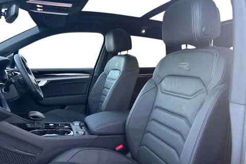 16 of 55 for VOLKSWAGEN TOUAREG 3.0 V6 TDI 4Motion 286 Black Edition 5dr Tip Auto