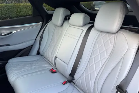 DG75OXB BYD Sealion 7 91.3kWh Excellence Auto AWD 5dr Thumbnail #14