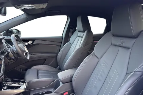 KR25NSY Audi Q4 e-tron Q4 Sportback Black Edition 45 e-tron  210,00 kW Thumbnail #17