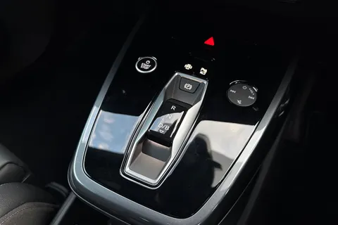 KR25NSY Audi Q4 e-tron Q4 Sportback Black Edition 45 e-tron  210,00 kW Thumbnail #24