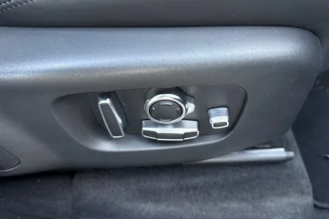 VX23TXH Land Rover Range Rover Velar 3.0 D300 Autobiography 5dr Thumbnail #36