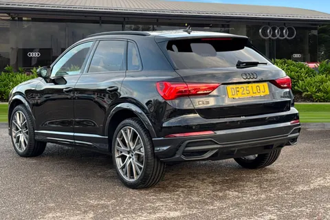 DF25LOJ Audi Q3 Black Edition 35 TFSI 150 PS S tronic Thumbnail #3