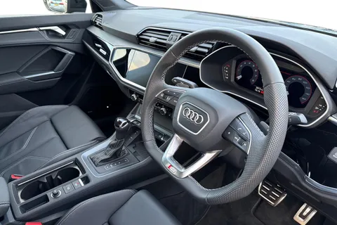 DF25LOJ Audi Q3 Black Edition 35 TFSI 150 PS S tronic Thumbnail #15