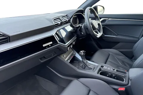 DF25LOJ Audi Q3 Black Edition 35 TFSI 150 PS S tronic Thumbnail #16