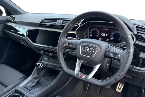 DF25LOJ Audi Q3 Black Edition 35 TFSI 150 PS S tronic Thumbnail #19