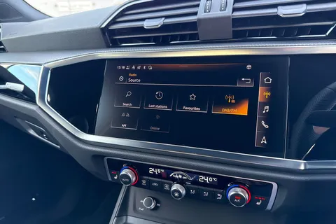 DF25LOJ Audi Q3 Black Edition 35 TFSI 150 PS S tronic Thumbnail #37