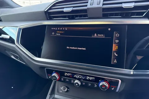 DF25LOJ Audi Q3 Black Edition 35 TFSI 150 PS S tronic Thumbnail #38