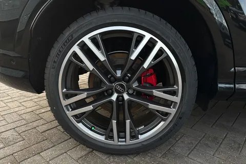  Audi Q5 2.0 TDI Edition 1 Sportback S Tronic quattro Euro 6 (s/s) 5dr Thumbnail #11