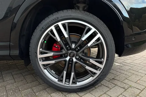  Audi Q5 2.0 TDI Edition 1 Sportback S Tronic quattro Euro 6 (s/s) 5dr Thumbnail #12