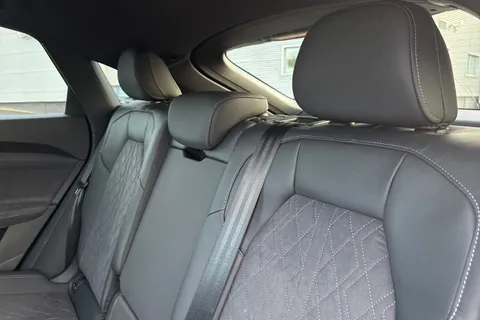  Audi Q5 2.0 TDI Edition 1 Sportback S Tronic quattro Euro 6 (s/s) 5dr Thumbnail #19