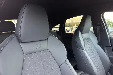  Audi Q5 2.0 TDI Edition 1 Sportback S Tronic quattro Euro 6 (s/s) 5dr Thumbnail #24