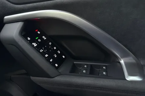  Audi Q5 2.0 TDI Edition 1 Sportback S Tronic quattro Euro 6 (s/s) 5dr Thumbnail #60