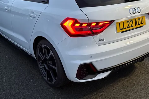 LL22AOU Audi A1 1.0 TFSI 25 Black Edition Sportback Euro 6 (s/s) 5dr Thumbnail #9