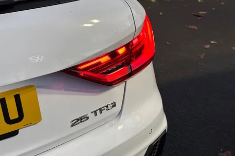 LL22AOU Audi A1 1.0 TFSI 25 Black Edition Sportback Euro 6 (s/s) 5dr Thumbnail #39