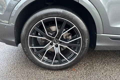 11 of 57 for Audi Q8 Black Edition 50 TDI quattro 286 PS tiptronic