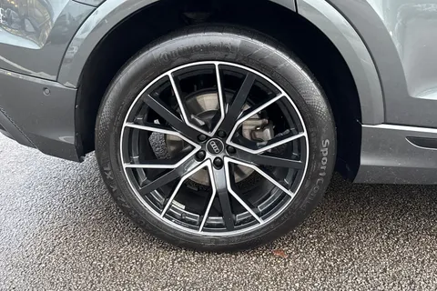 13 of 57 for Audi Q8 Black Edition 50 TDI quattro 286 PS tiptronic