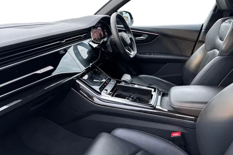 15 of 57 for Audi Q8 Black Edition 50 TDI quattro 286 PS tiptronic