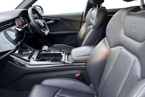 16 of 57 for Audi Q8 Black Edition 50 TDI quattro 286 PS tiptronic