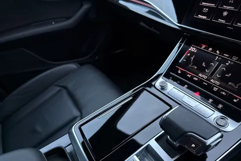 20 of 57 for Audi Q8 Black Edition 50 TDI quattro 286 PS tiptronic