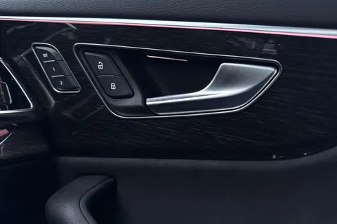 21 of 57 for Audi Q8 Black Edition 50 TDI quattro 286 PS tiptronic