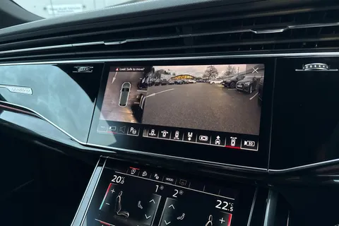 33 of 57 for Audi Q8 Black Edition 50 TDI quattro 286 PS tiptronic