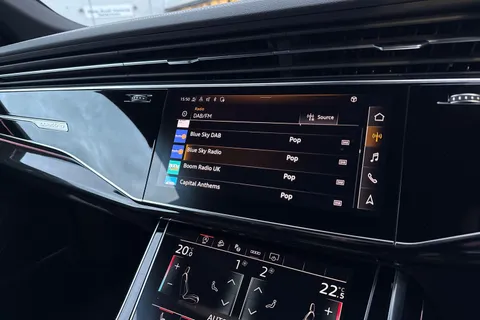 36 of 57 for Audi Q8 Black Edition 50 TDI quattro 286 PS tiptronic