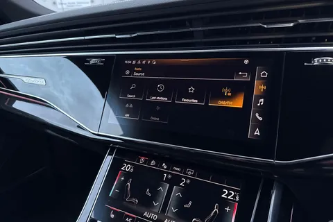 37 of 57 for Audi Q8 Black Edition 50 TDI quattro 286 PS tiptronic