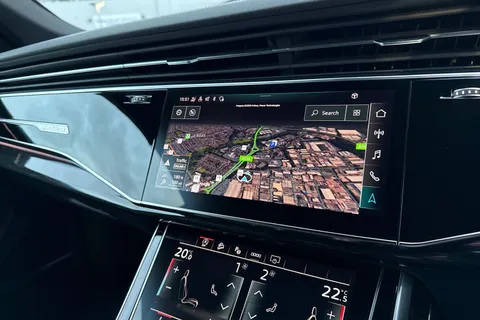 41 of 57 for Audi Q8 Black Edition 50 TDI quattro 286 PS tiptronic