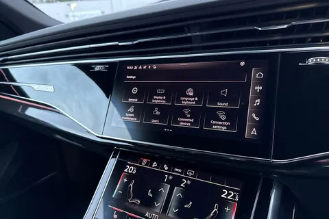 48 of 57 for Audi Q8 Black Edition 50 TDI quattro 286 PS tiptronic