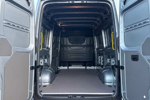 MF75EXJ Volkswagen Crafter 2.0 TDI 140PS Commerce Plus High Roof Van Auto Thumbnail #10