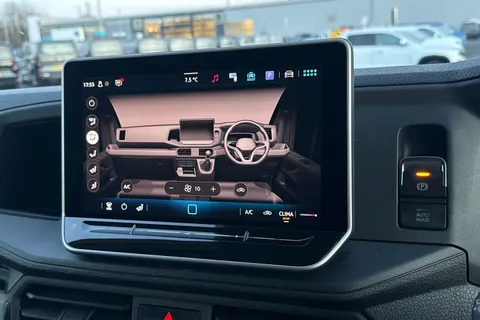 MF75EWZ Volkswagen Crafter 2.0 TDI 140PS Commerce Plus High Roof Van Auto Thumbnail #18