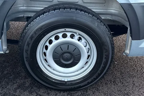 MF75EXJ Volkswagen Crafter 2.0 TDI 140PS Commerce Plus High Roof Van Auto Thumbnail #22