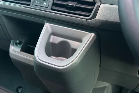 MF75EWZ Volkswagen Crafter 2.0 TDI 140PS Commerce Plus High Roof Van Auto Thumbnail #19