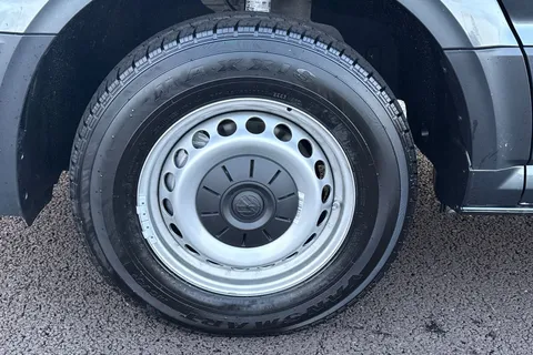 MF75EWZ Volkswagen Crafter 2.0 TDI 140PS Commerce Plus High Roof Van Auto Thumbnail #23