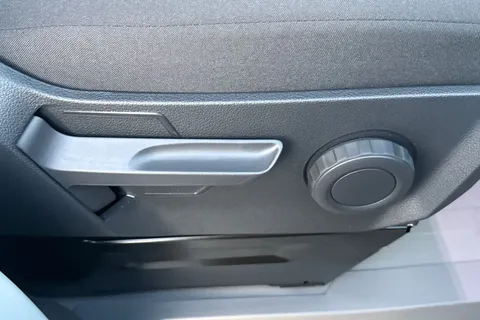 MF75EXJ Volkswagen Crafter 2.0 TDI 140PS Commerce Plus High Roof Van Auto Thumbnail #34