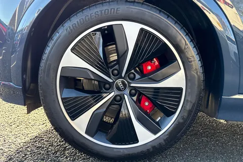 WG25DPK Audi Sq6 E-Tron SQ6 SUV Edition 1 e-tron  360,00 kW Thumbnail #12