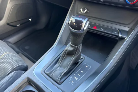 PX72NTY Audi Q3 S line 35 TDI  150 PS S tronic Thumbnail #24