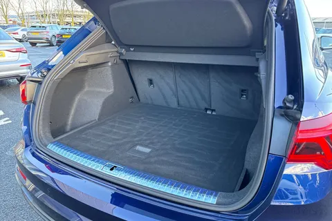 PX72NTY Audi Q3 S line 35 TDI  150 PS S tronic Thumbnail #36