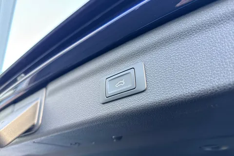 PX72NTY Audi Q3 S line 35 TDI  150 PS S tronic Thumbnail #37