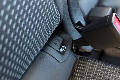 PX72NTY Audi Q3 S line 35 TDI  150 PS S tronic Thumbnail #40