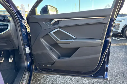 PX72NTY Audi Q3 S line 35 TDI  150 PS S tronic Thumbnail #47