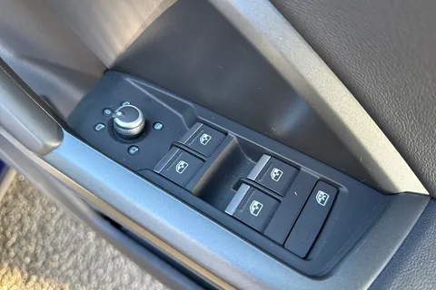 PX72NTY Audi Q3 S line 35 TDI  150 PS S tronic Thumbnail #48