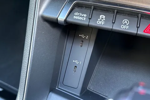 PX72NTY Audi Q3 S line 35 TDI  150 PS S tronic Thumbnail #56