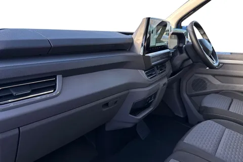 MF75FUJ Volkswagen Transporter Commerce Pro SWB 150ps Automatic 4MOTION Thumbnail #9